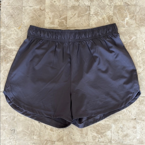 feat Pants - NWOT Feat Women's Casual/Athletic Shorts‎ Gray Size M